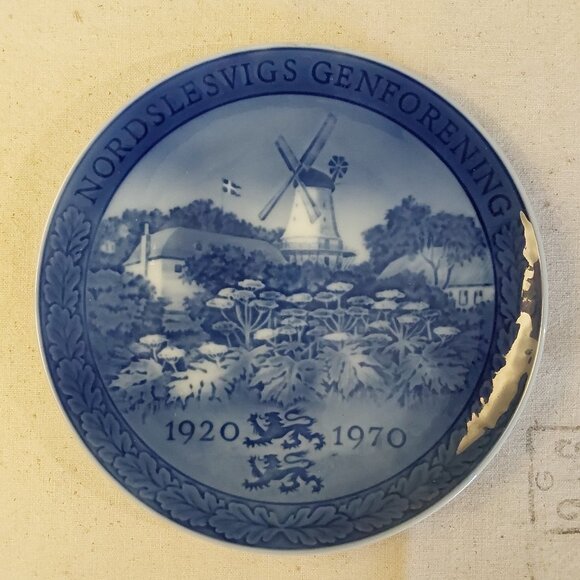 Vintage Royal Copenhagen 1970 Memorial porcelain plate - Picture 1 of 3